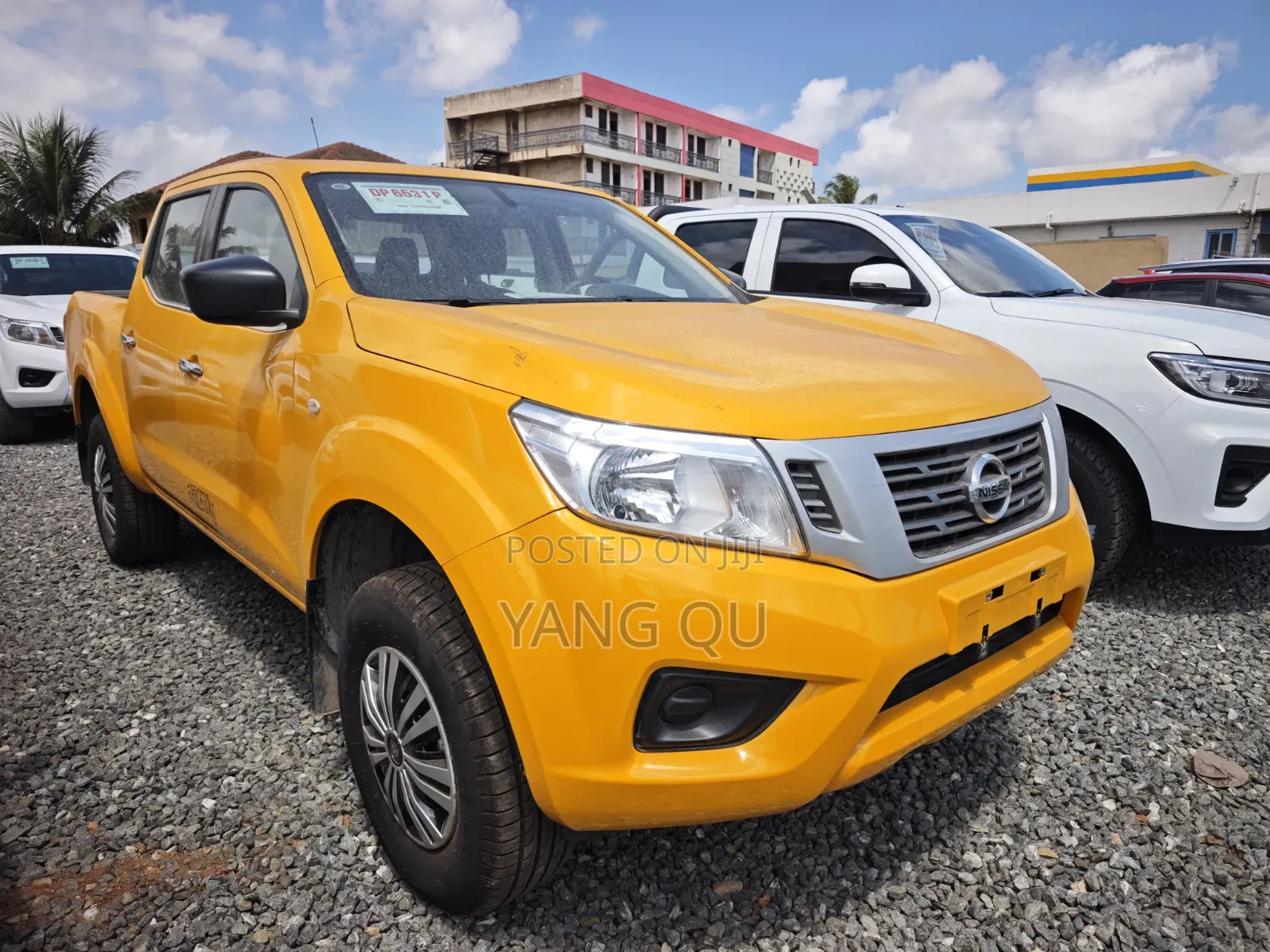 Nissan Navara 2020 Yellow