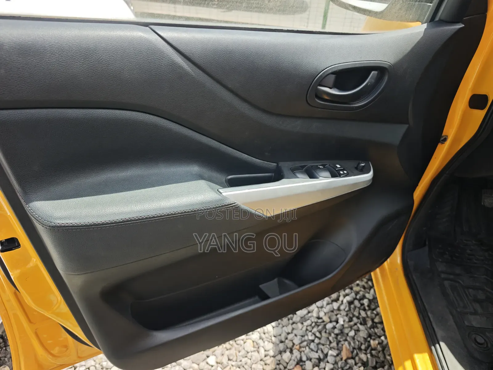 Nissan Navara 2020 Yellow