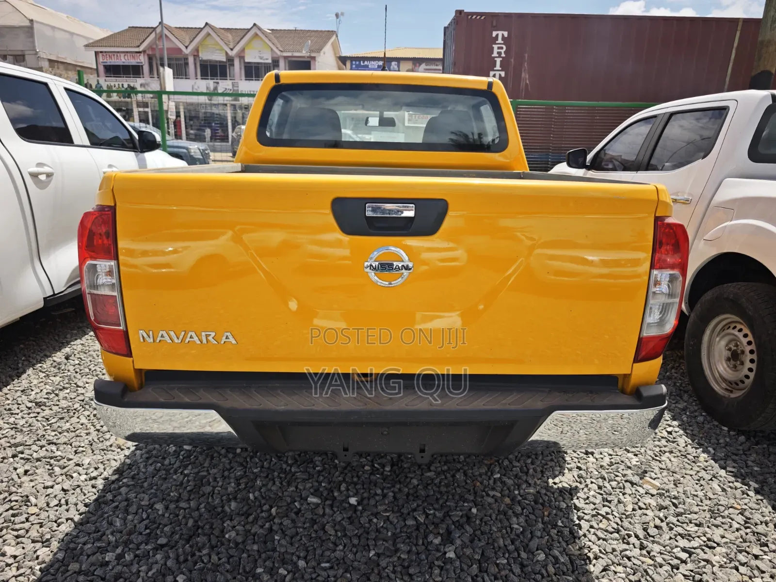 Nissan Navara 2020 Yellow