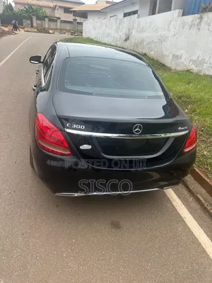 Mercedes-Benz C300 2015 Black