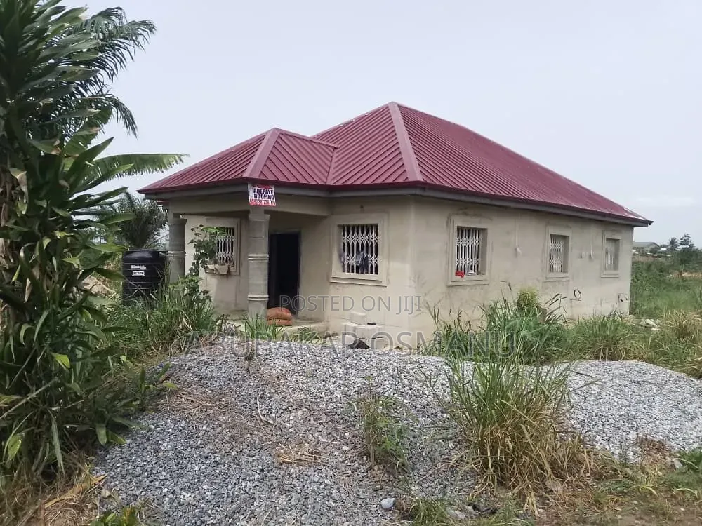 2bdrm House in Nsawam Adoagyiri Municipal for sale