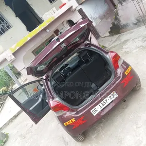Toyota Vitz 1.3 AWD 3dr 2010 Brown