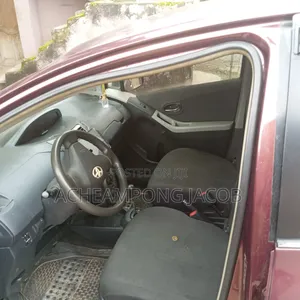 Toyota Vitz 1.3 AWD 3dr 2010 Brown
