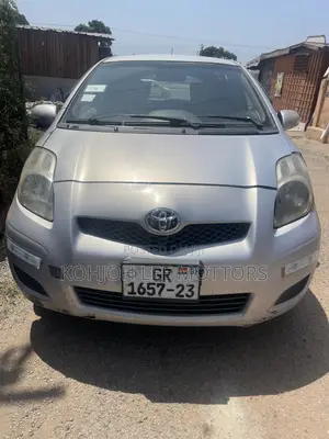 Toyota Vitz 2012 Gray