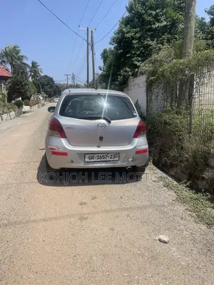 Toyota Vitz 2012 Gray