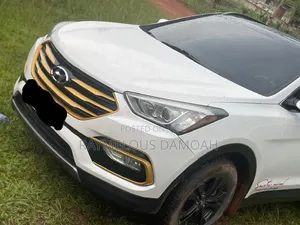 Hyundai Santa Fe SE AWD 2016 White