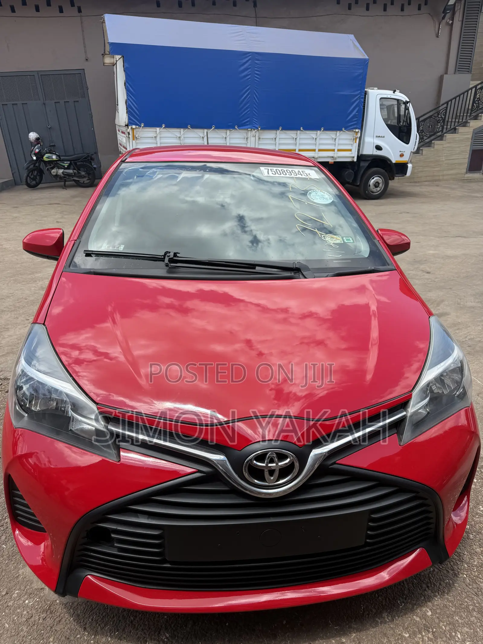Toyota Yaris SE Hatchback 5dr 2016 Red