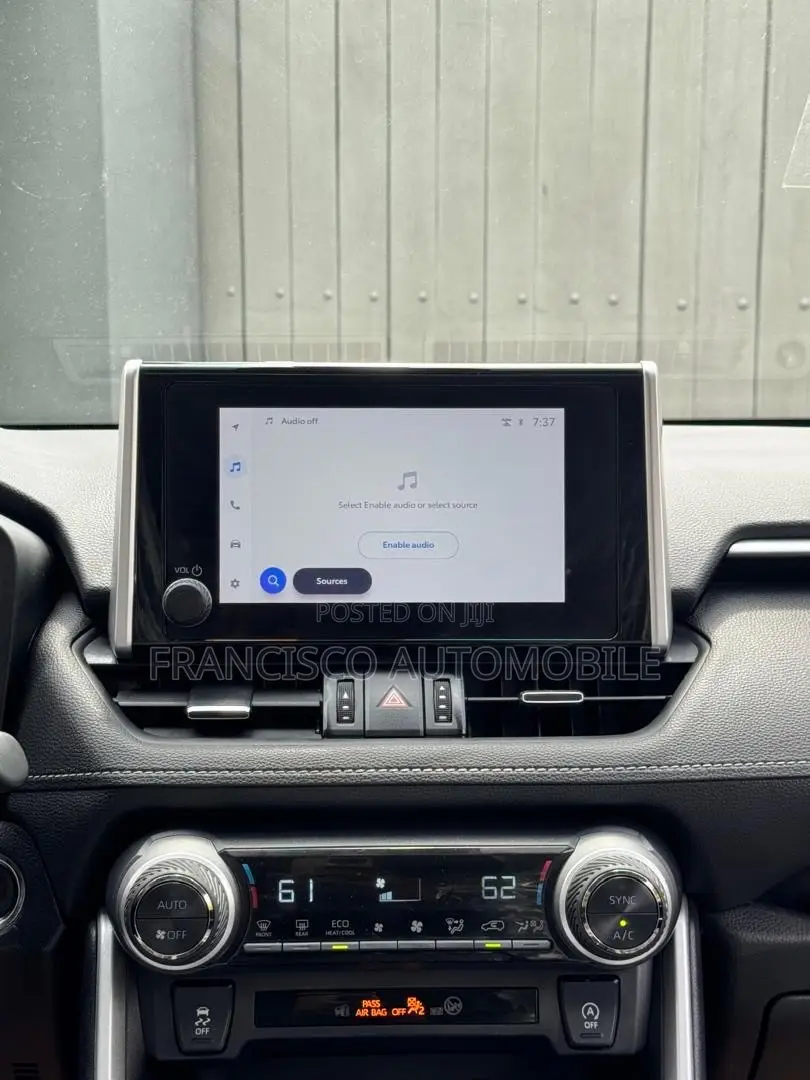 Toyota RAV4 XLE AWD 2024 Black