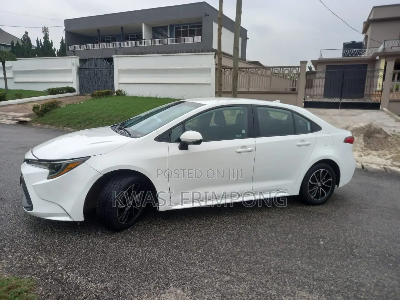 Toyota Corolla 2025 Silver