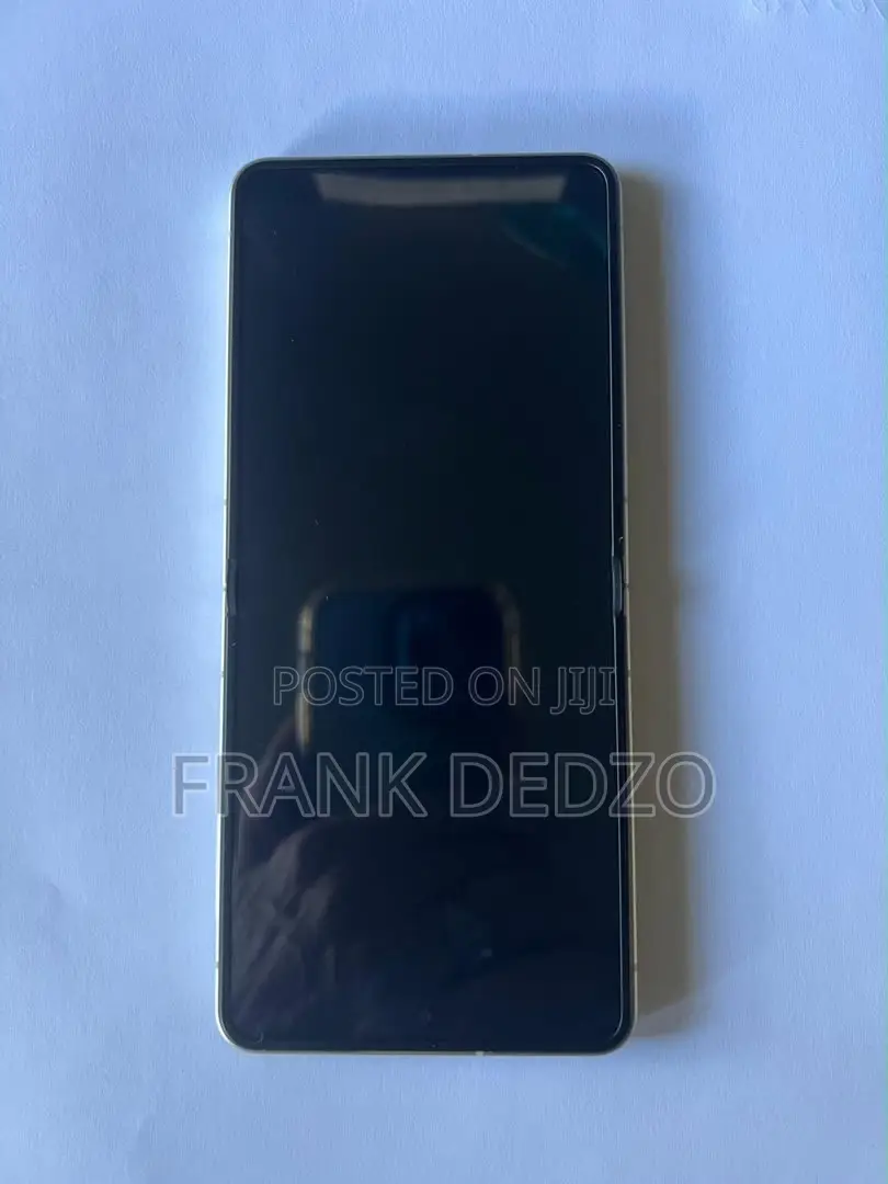 New Samsung Galaxy Z Flip8 256 GB White
