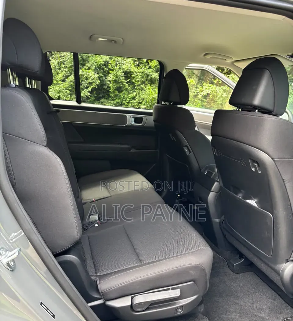 Hyundai Santa Fe SE AWD 2025 Gray