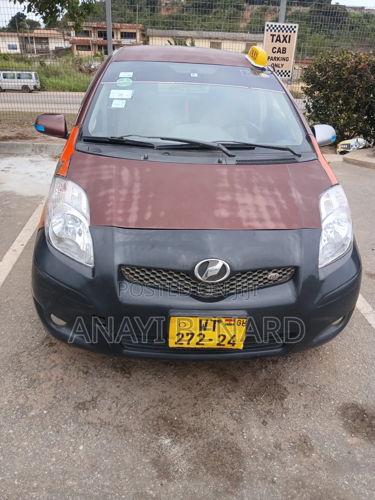 Toyota Vitz 1.3 FWD 3dr 2010 Brown