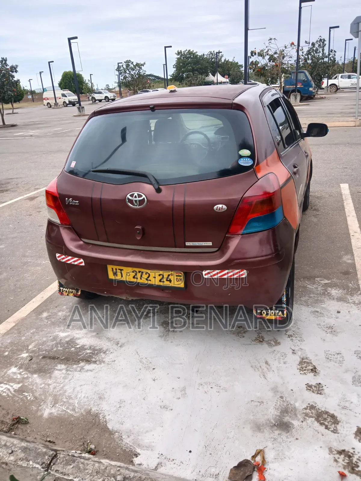 Toyota Vitz 1.3 FWD 3dr 2010 Brown