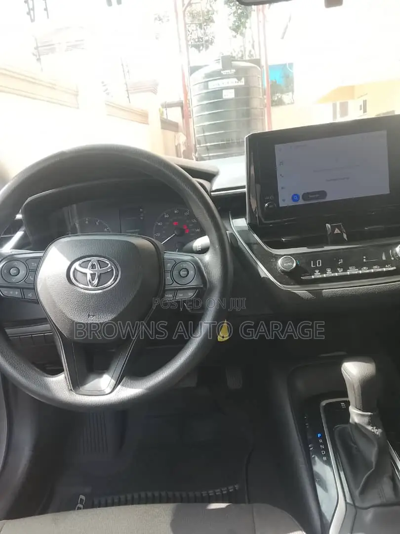 Toyota Corolla 2023 Silver