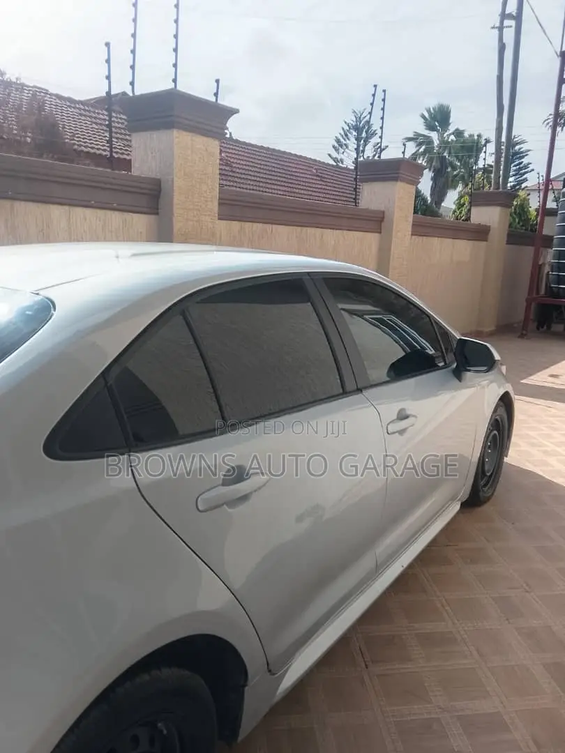 Toyota Corolla 2023 Silver