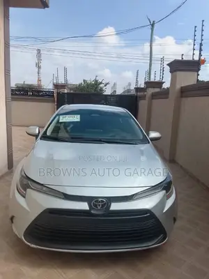 Toyota Corolla 2023 Silver