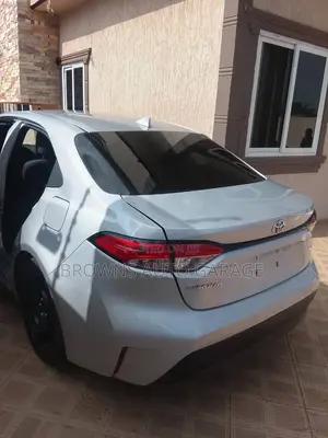 Toyota Corolla 2023 Silver