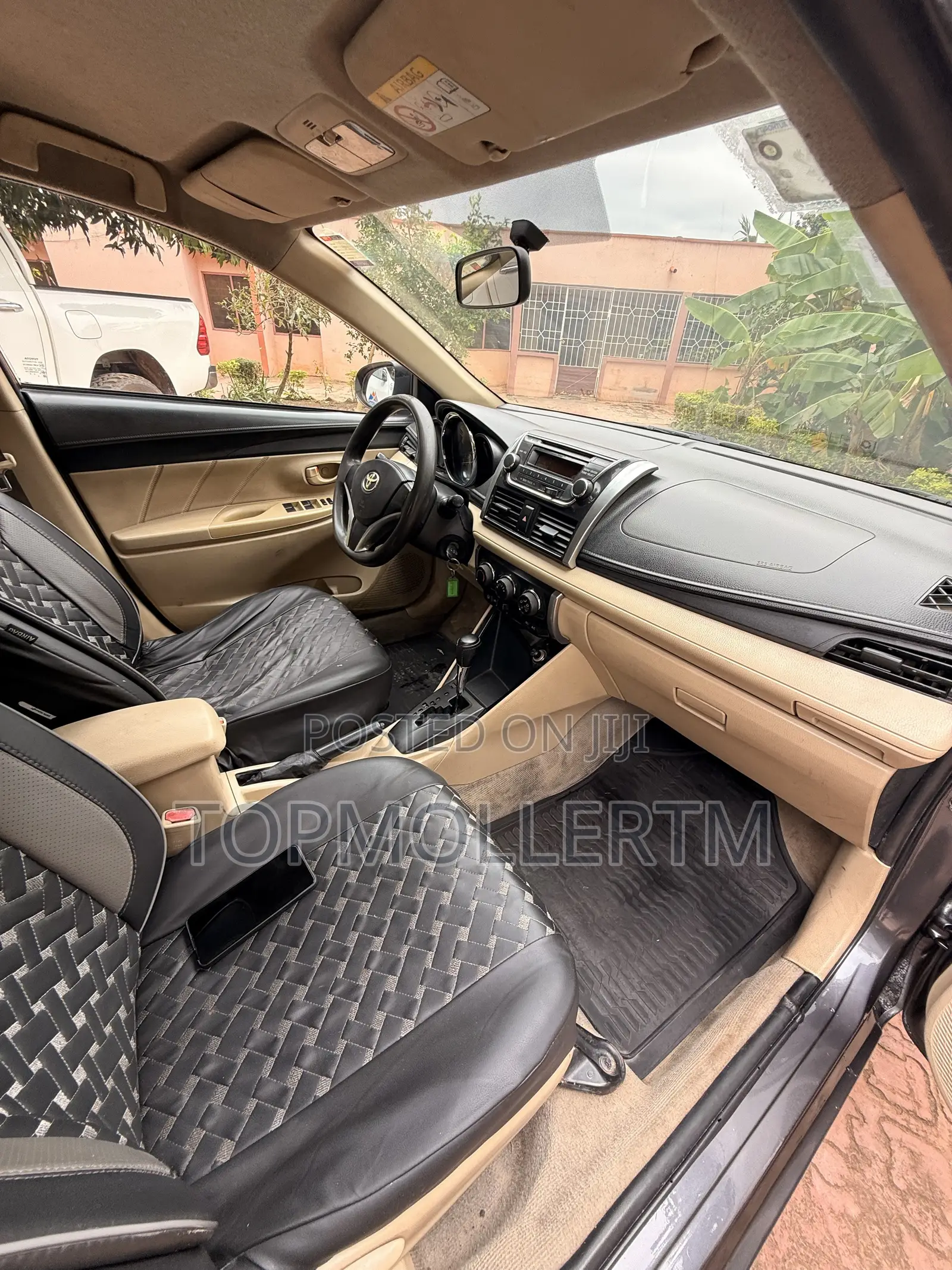 Toyota Yaris 2017 Gray