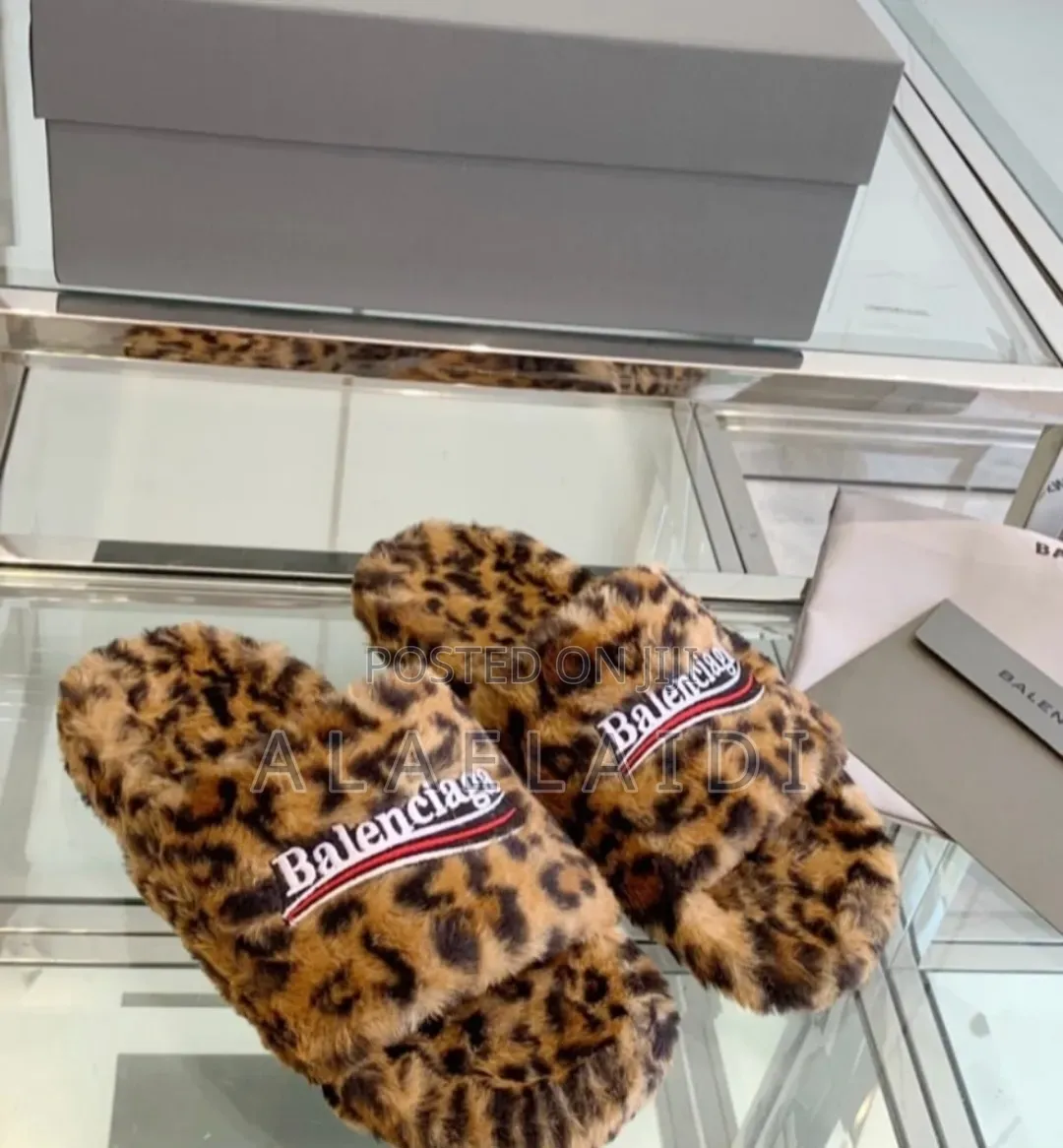 Fur Balenciaga Slides