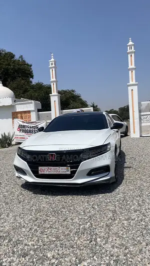 Honda Accord 2018 White