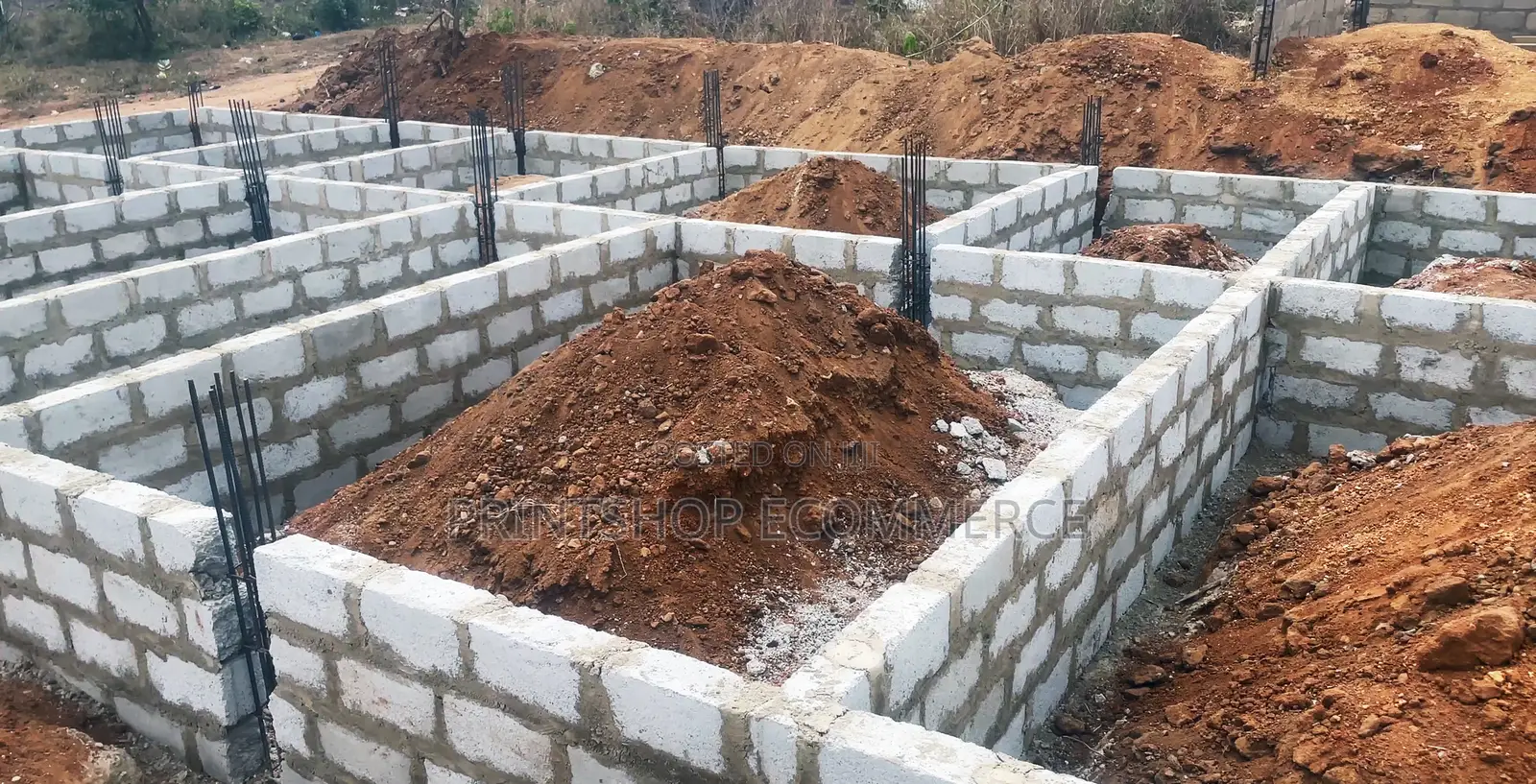 Land With Substructure for an Apartment