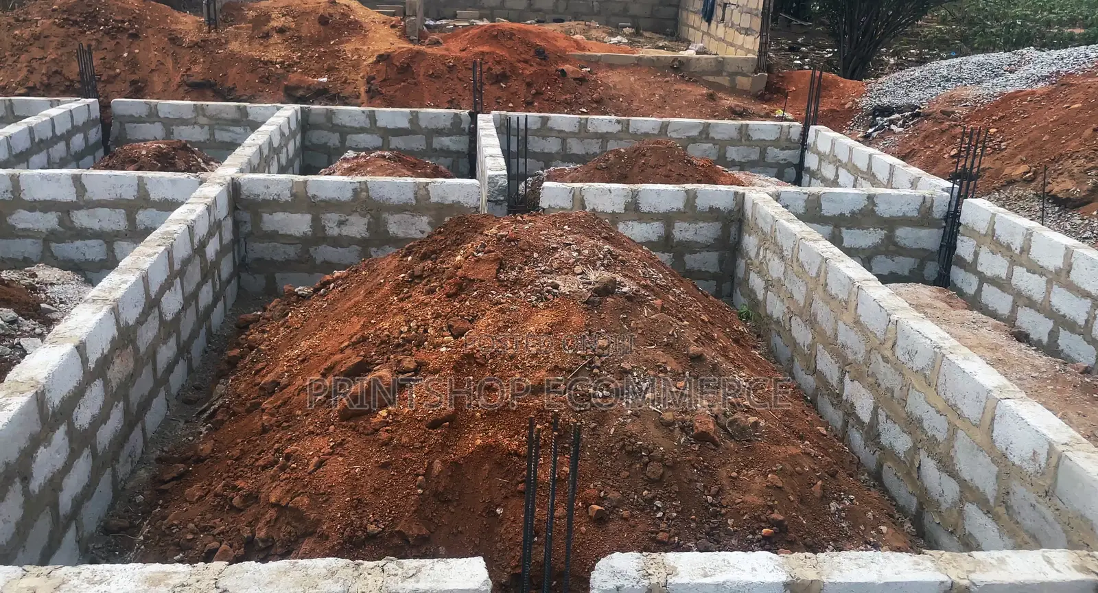 Land With Substructure for an Apartment