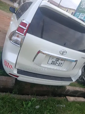 Toyota Land Cruiser Prado 2019 White