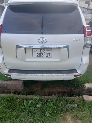 Toyota Land Cruiser Prado 2019 White