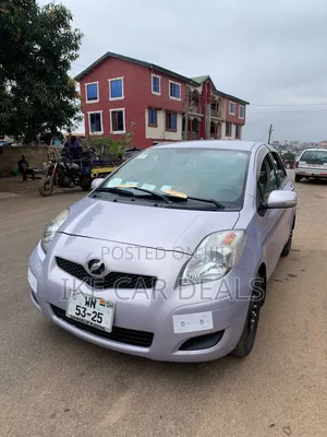 Toyota Vitz 1.3 FWD 5dr 2010 Silver