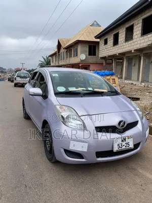 Toyota Vitz 1.3 FWD 5dr 2010 Silver
