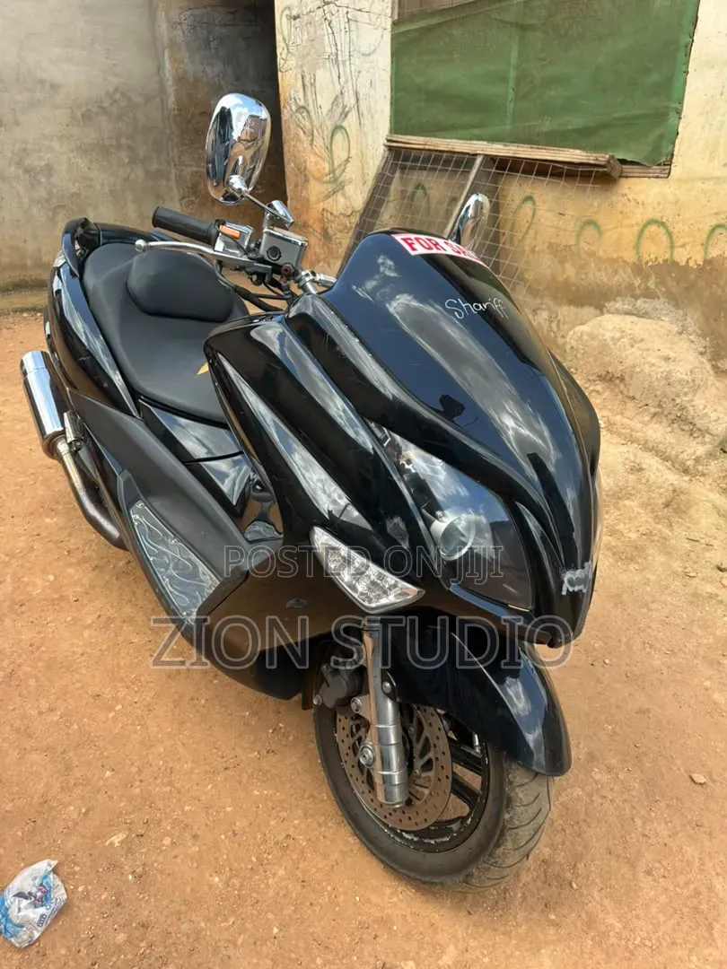 Yamaha Majesty 2023 Black