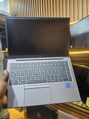 Laptop HP ZBook Firefly G9 16GB Intel Core i7 SSHD (Hybrid) 1T