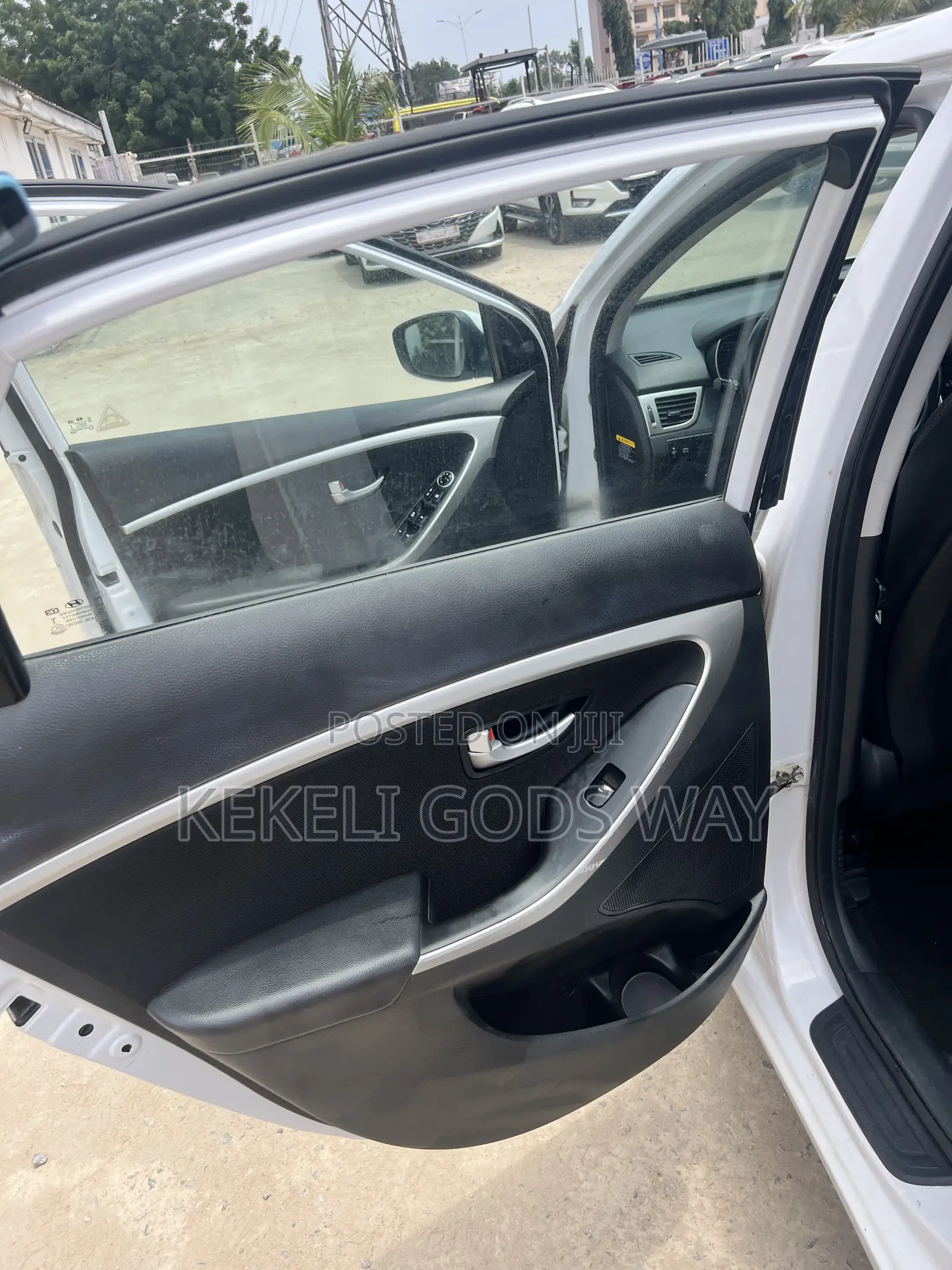 Hyundai Elantra Limited 4dr Sedan (1.8L 4cyl 6A) 2015 White