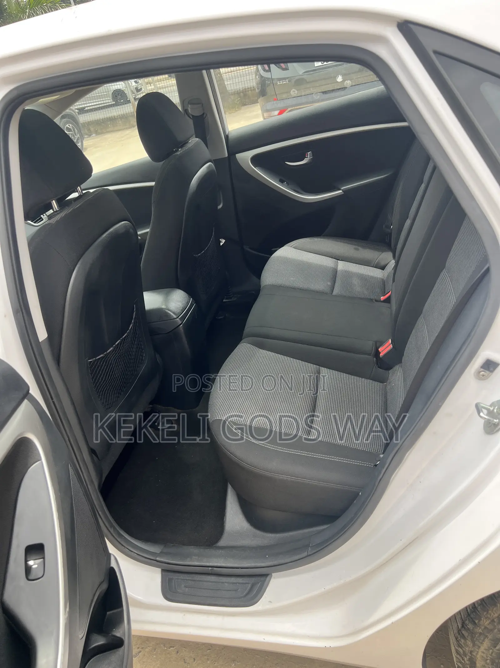 Hyundai Elantra Limited 4dr Sedan (1.8L 4cyl 6A) 2015 White