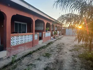 5bdrm Apartment in Mr. & Mrs.Cyril &, Ngleshie Amanfro for sale