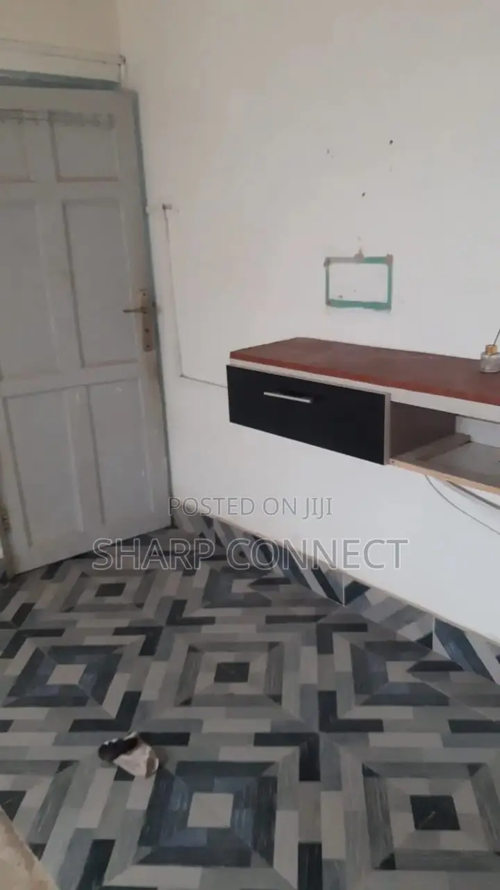 1bdrm Apartment in Madina, Zongo Junction for rent