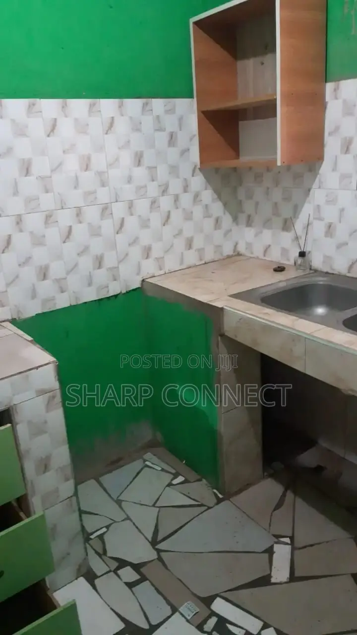 1bdrm Apartment in Madina, Zongo Junction for rent