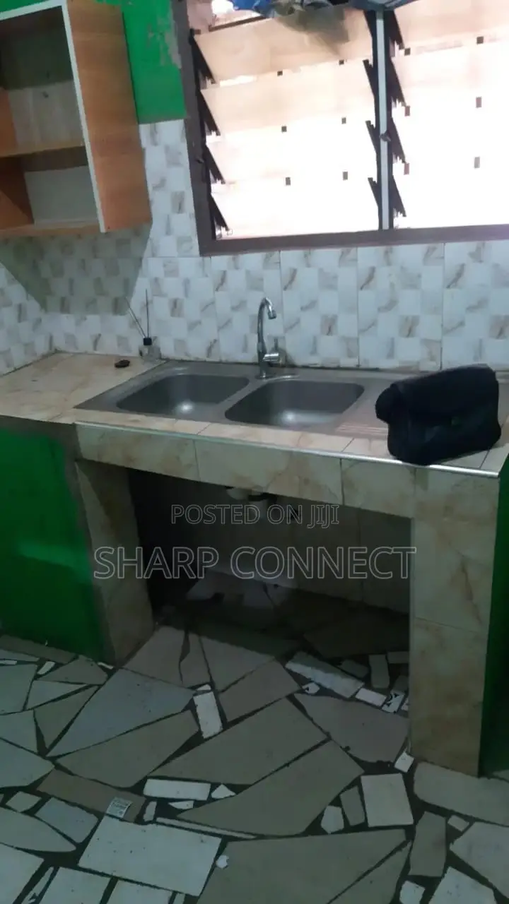 1bdrm Apartment in Madina, Zongo Junction for rent