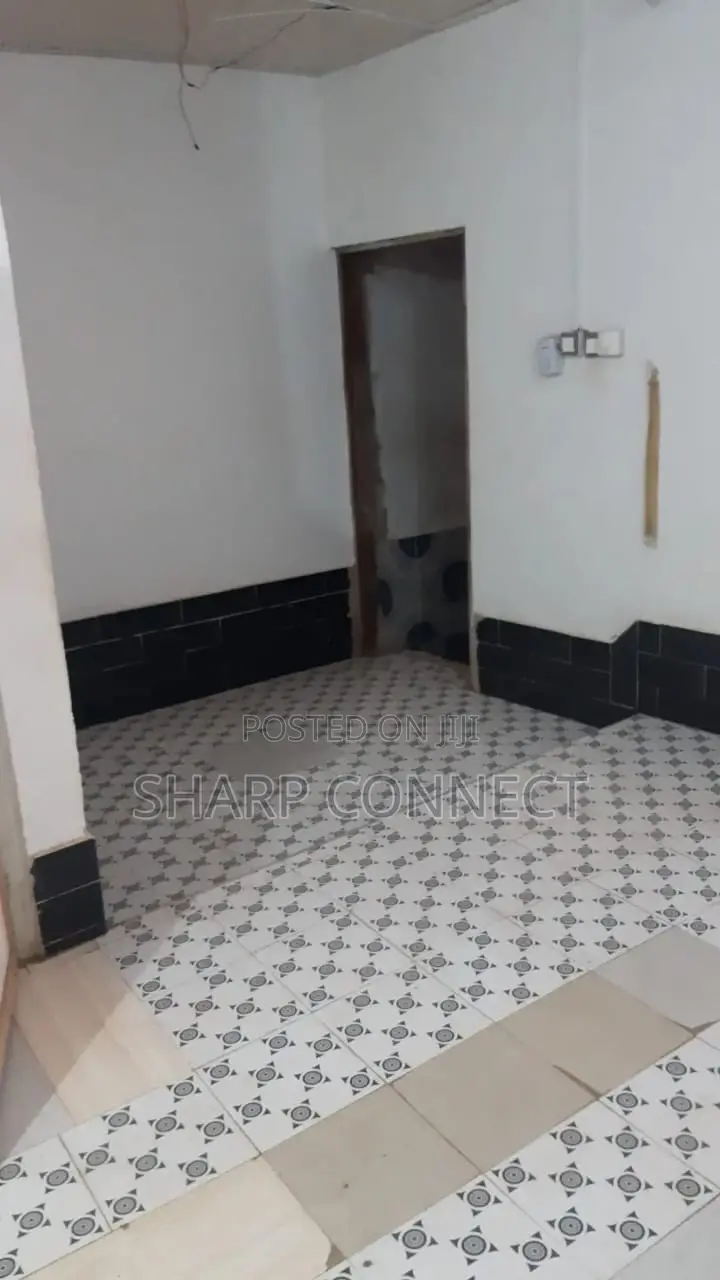 1bdrm Apartment in Madina, Zongo Junction for rent