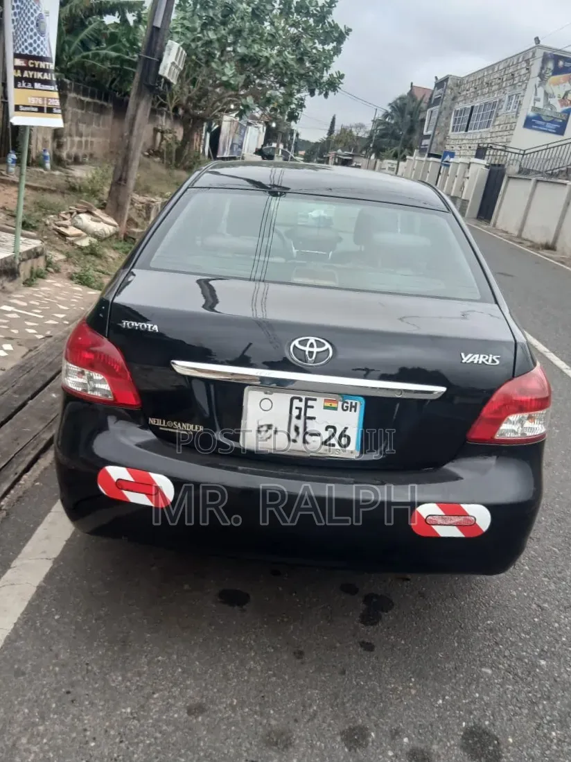 Toyota Yaris 2010 Black