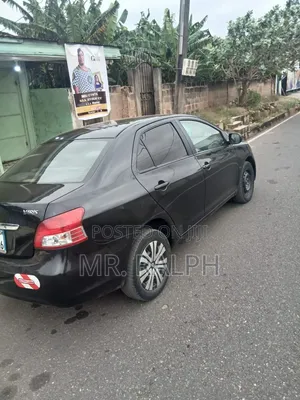 Toyota Yaris 2010 Black