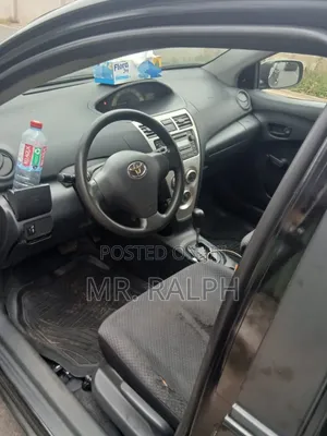 Toyota Yaris 2010 Black
