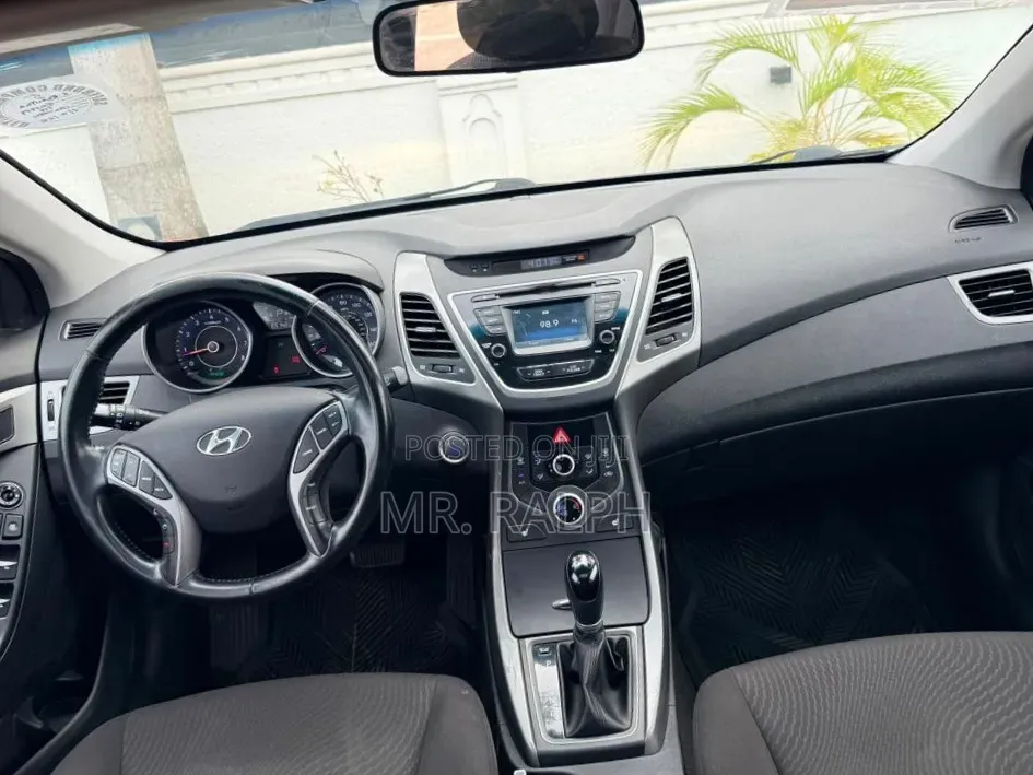Hyundai Elantra 2016 Red