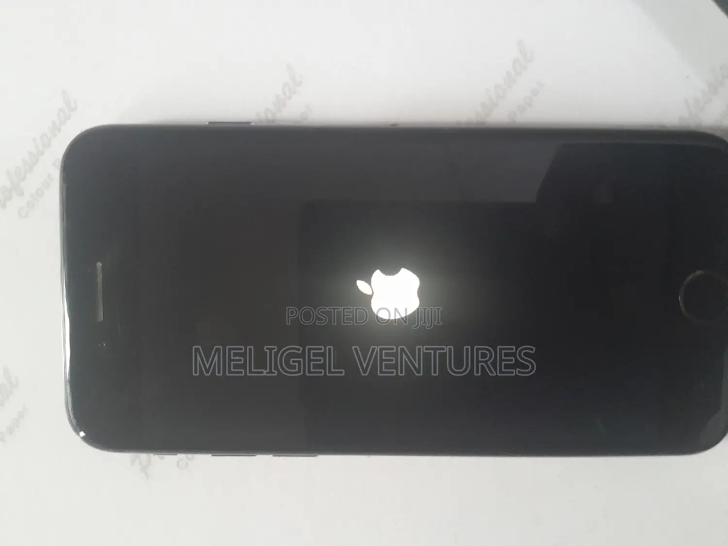 Apple iPhone 8 64 GB Black