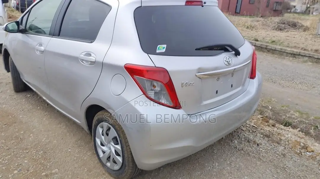 Toyota Vitz 2013 Gray