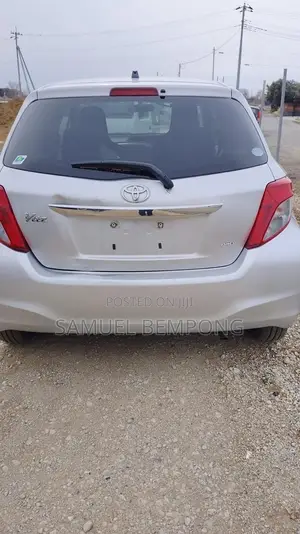 Toyota Vitz 2013 Gray