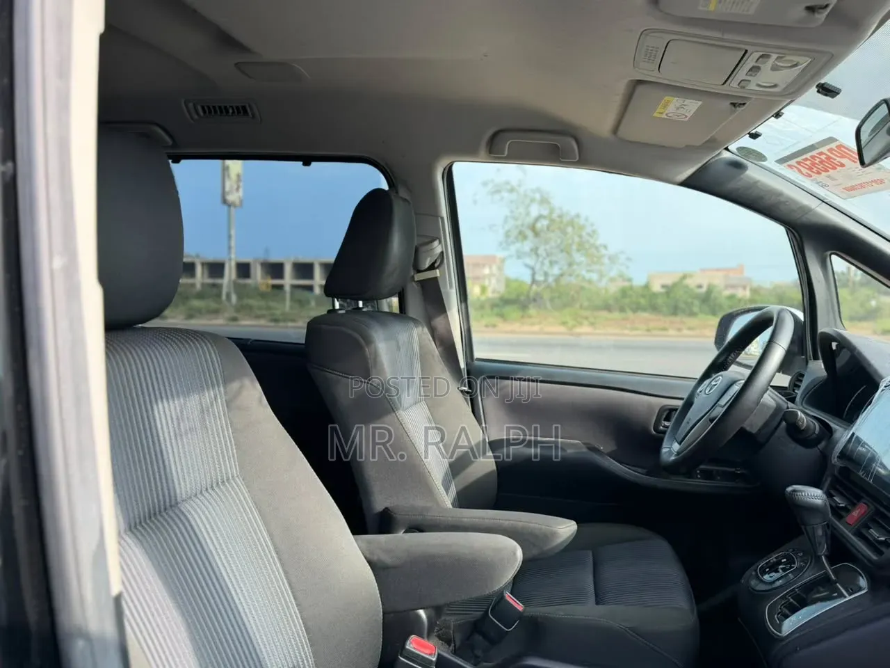 Toyota Voxy V 4WD 8-Seater 2015 Black
