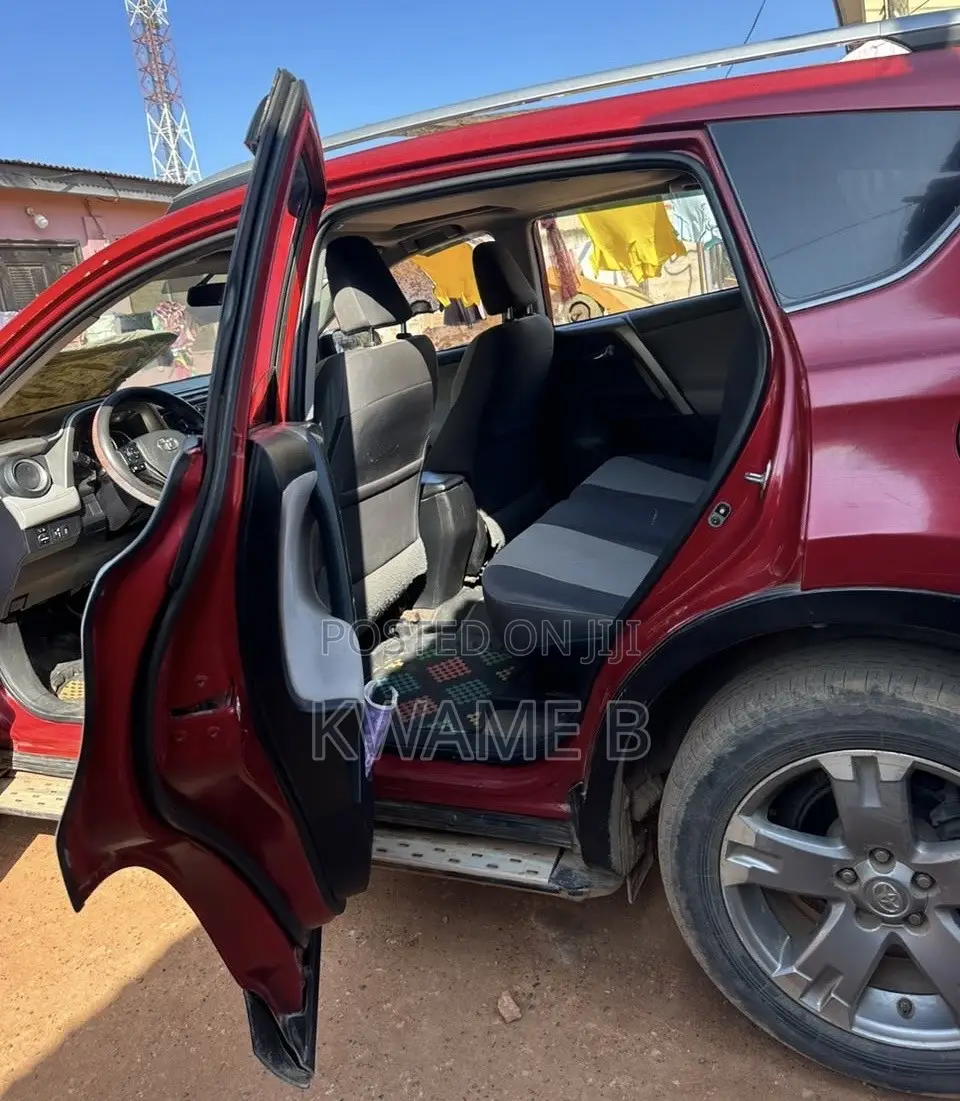 Toyota RAV4 LE 4dr SUV AWD (2.5L 4cyl 6A) 2015 Red