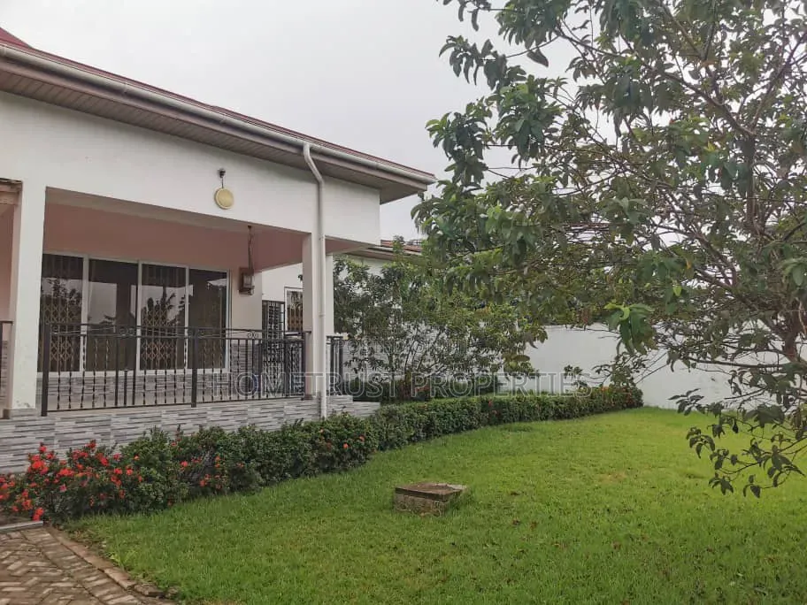 7bdrm Duplex in Kwabenya Acp for rent