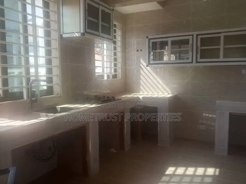 7bdrm Duplex in Kwabenya Acp for rent